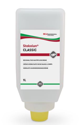 Weiße, rechteckige Flasche Stokolan CLASSIC Hautpflegecreme für Hände und Körper, 1 Liter. Etikett mit Produktname in Rot und "Reichhaltige Hautpflegecreme" in mehreren Sprachen. Unten gelbe, runde Kappe.