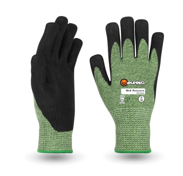Grüne/schwarze Stichschutzhandschuhe. Handflächen/Finger schwarz nitrilbeschichtet, Handrücken grün strukturiert. Ein Handschuh zeigt Eureka-Logo und "10-6 Puncture Xtreme". Robust, nadelfest und schnittfest.