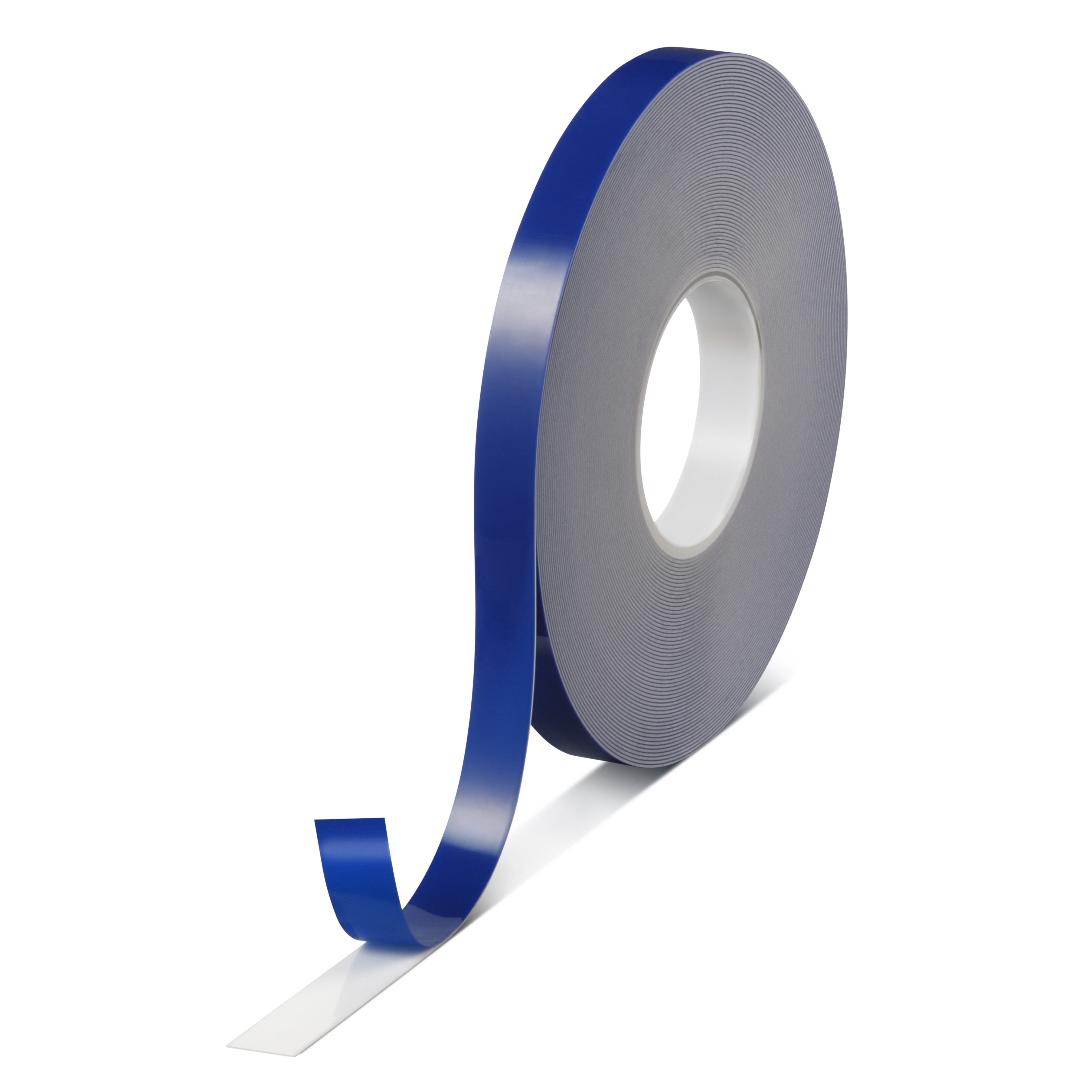 Rouleau de ruban adhésif double face tesa 7044 ACXplus avec support en mousse acrylique blanche et film protecteur bleu. Une partie est déroulée, le film bleu est retiré avant utilisation. En diagonale sur fond blanc.
