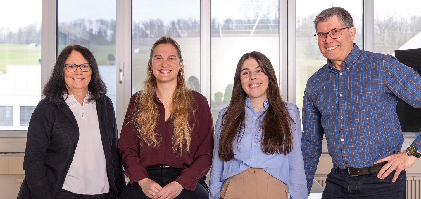 Unser Kundendienst Team von abadis AG zu sehen ist das Kundendienst Team von abadis AG